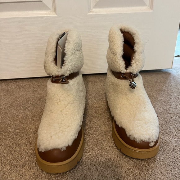 Marc Fisher Kamryn genuine shearling boots - Picture 4 of 5